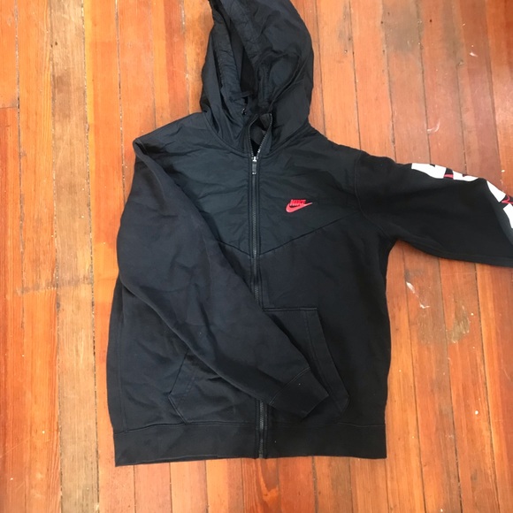 Nike jacket - Picture 2 of 3